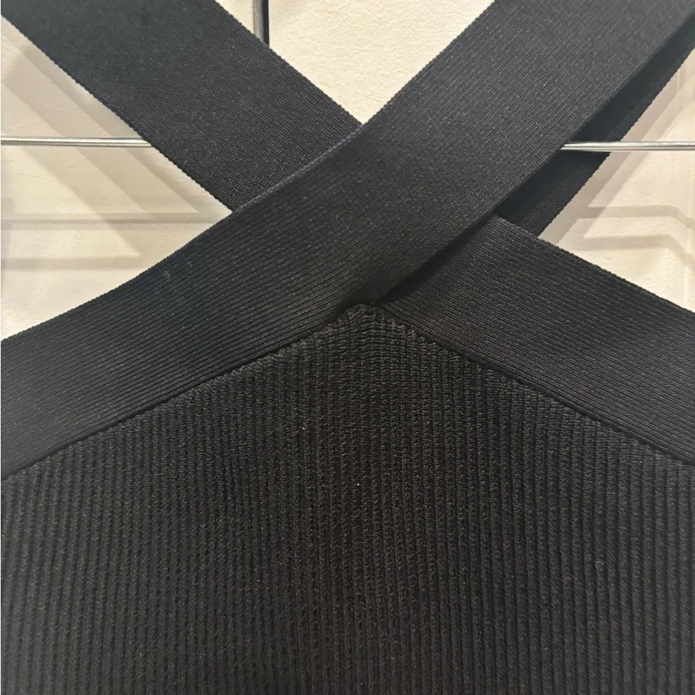 Aritzia Babaton Sculpt Knit Criss Cross Tank Black BNWT Size M - Picture 9 of 11